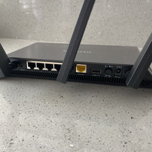 NETGEAR Nighthawk AC2300 R7000P Smart WiFi Router Tested - Picture 7 of 10